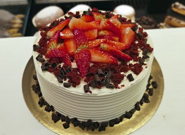 Tarta Tarta Red Velvet con Fresas SanchoPan Las Retamas Alcorcón